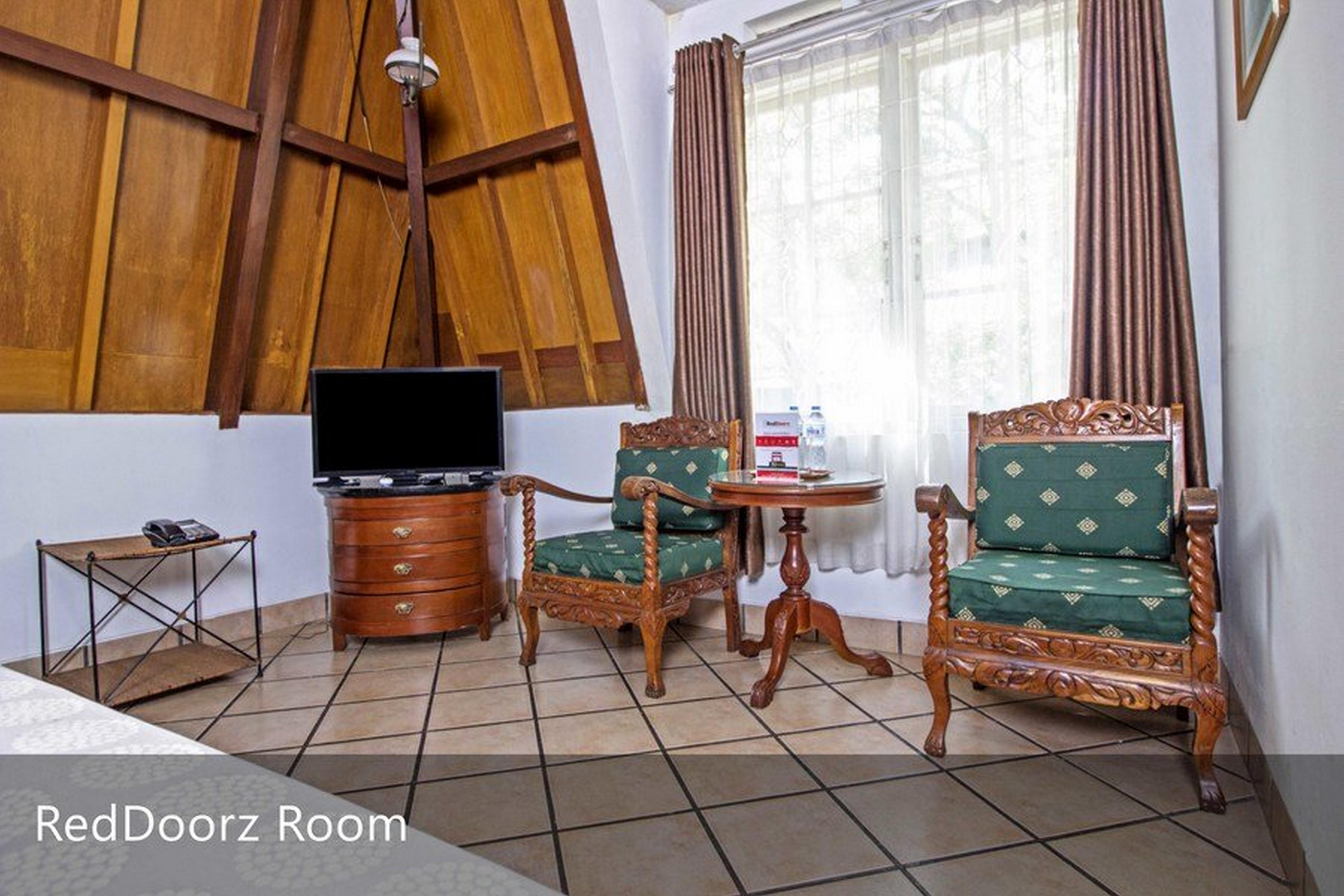 Reddoorz Plus Near Parahyangan University Bandung Exteriér fotografie