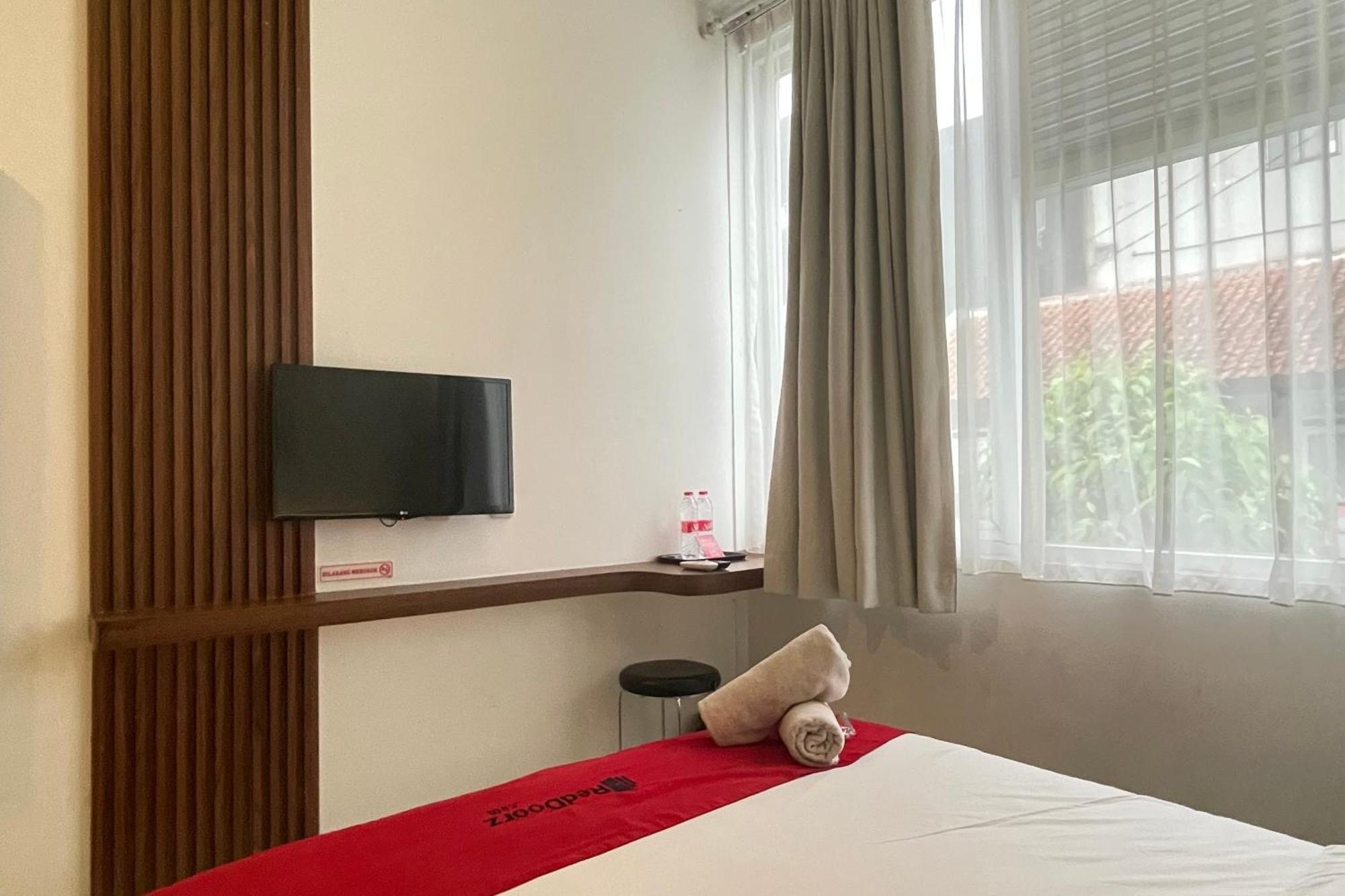 Reddoorz Plus Near Parahyangan University Bandung Exteriér fotografie