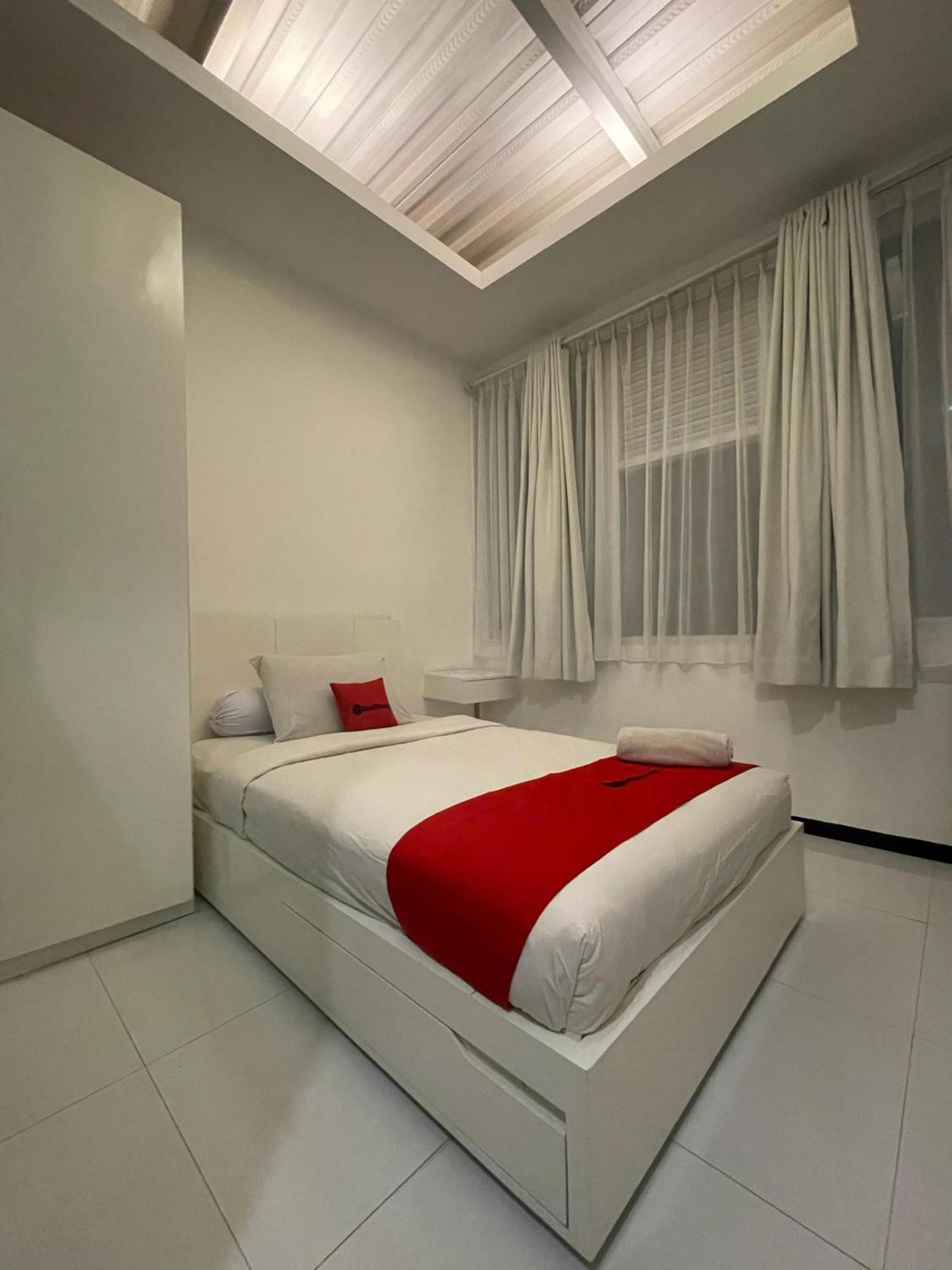 Reddoorz Plus Near Parahyangan University Bandung Exteriér fotografie