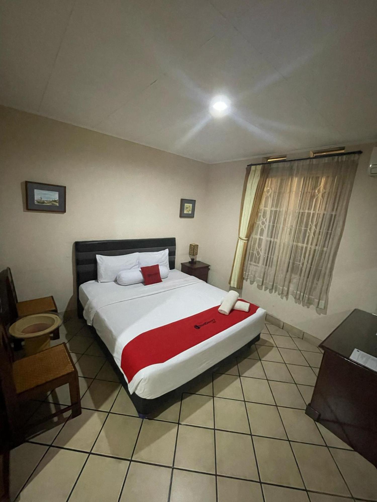 Reddoorz Plus Near Parahyangan University Bandung Exteriér fotografie