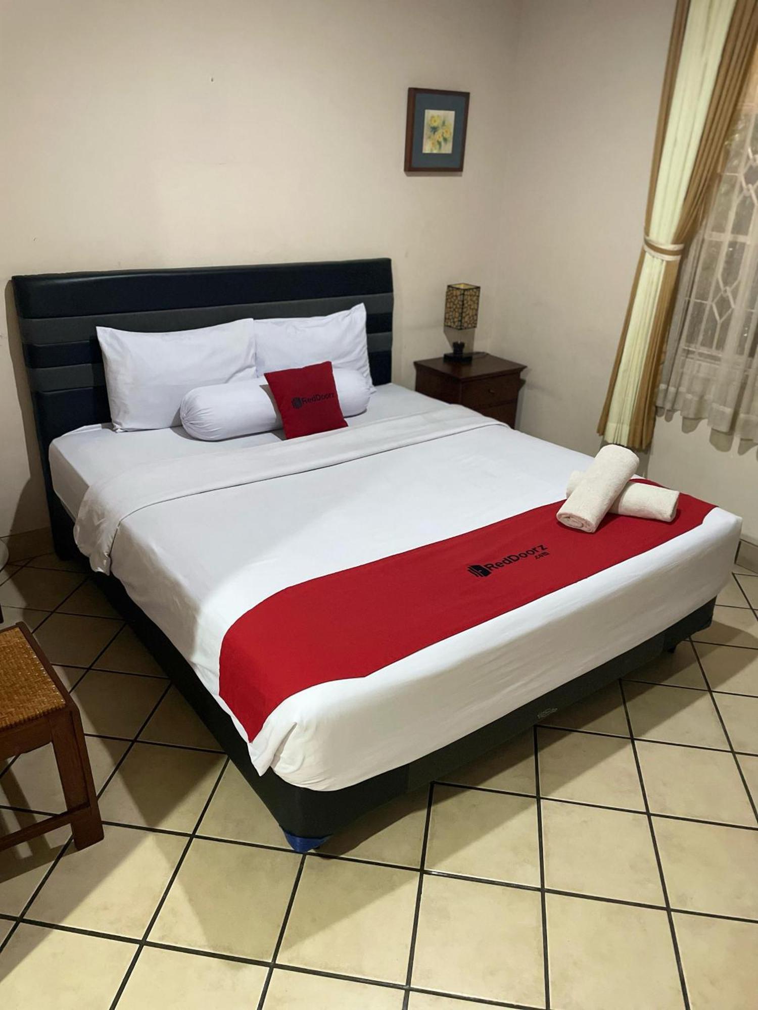 Reddoorz Plus Near Parahyangan University Bandung Exteriér fotografie