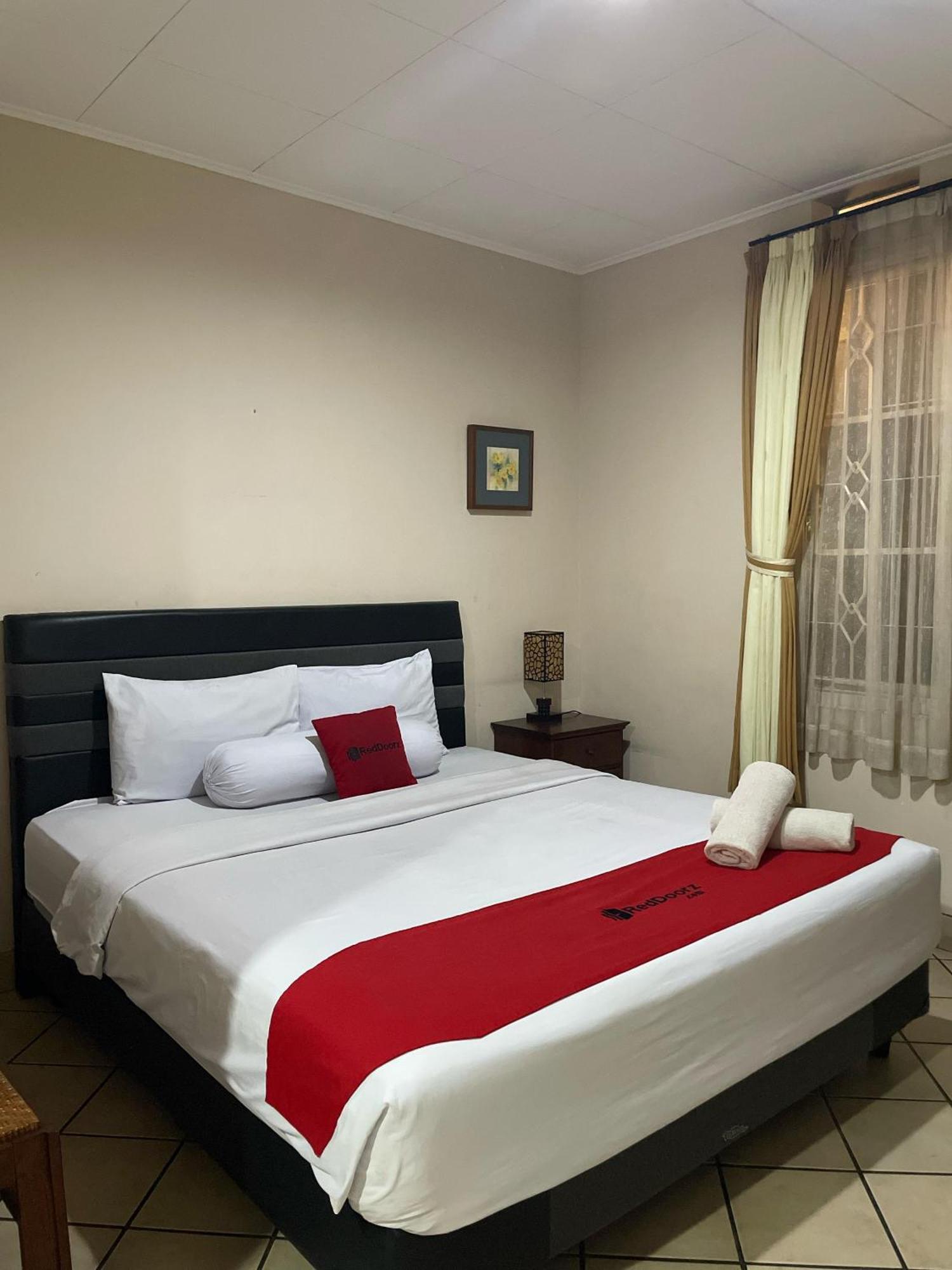 Reddoorz Plus Near Parahyangan University Bandung Exteriér fotografie