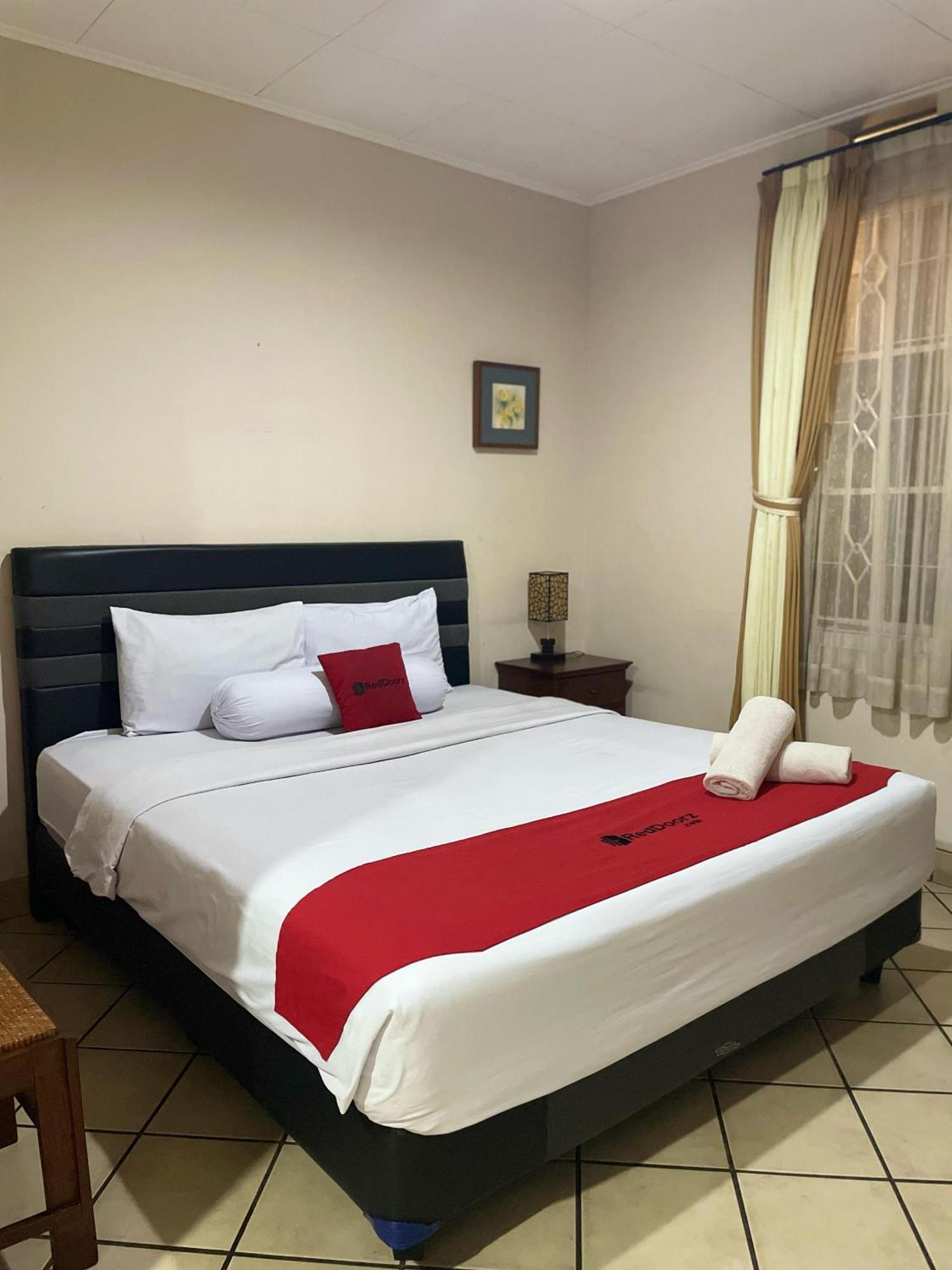 Reddoorz Plus Near Parahyangan University Bandung Exteriér fotografie