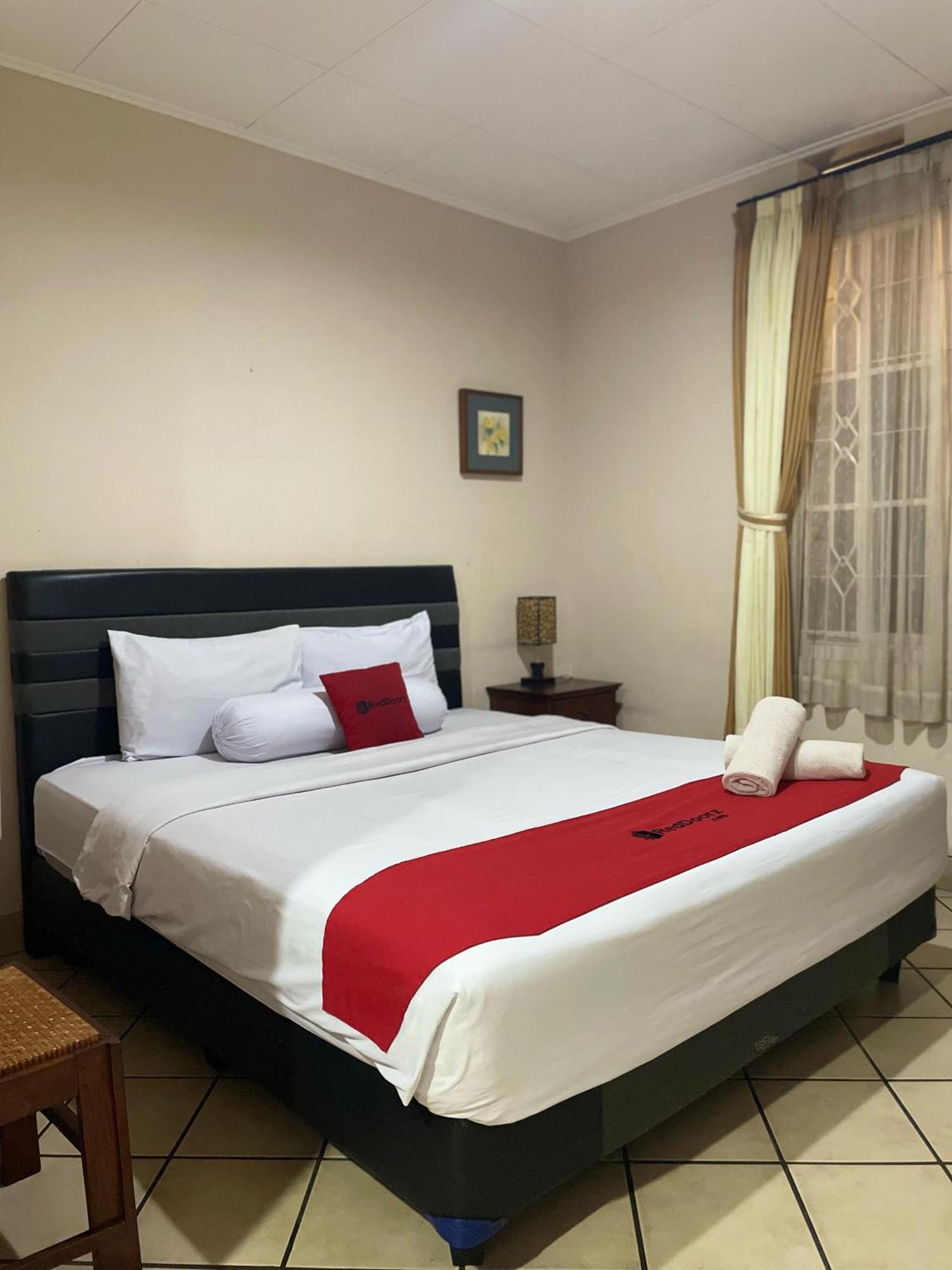 Reddoorz Plus Near Parahyangan University Bandung Exteriér fotografie