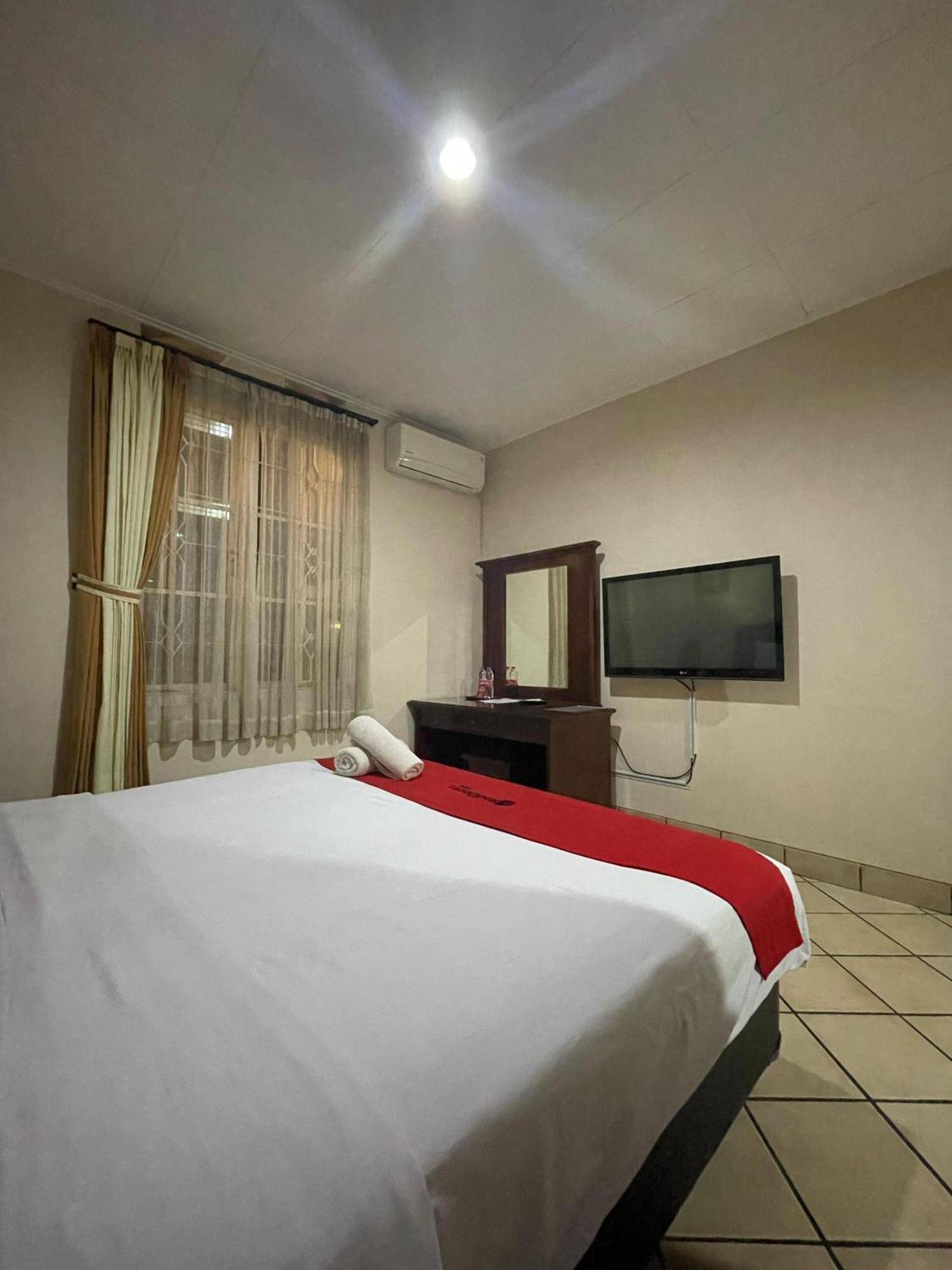 Reddoorz Plus Near Parahyangan University Bandung Exteriér fotografie