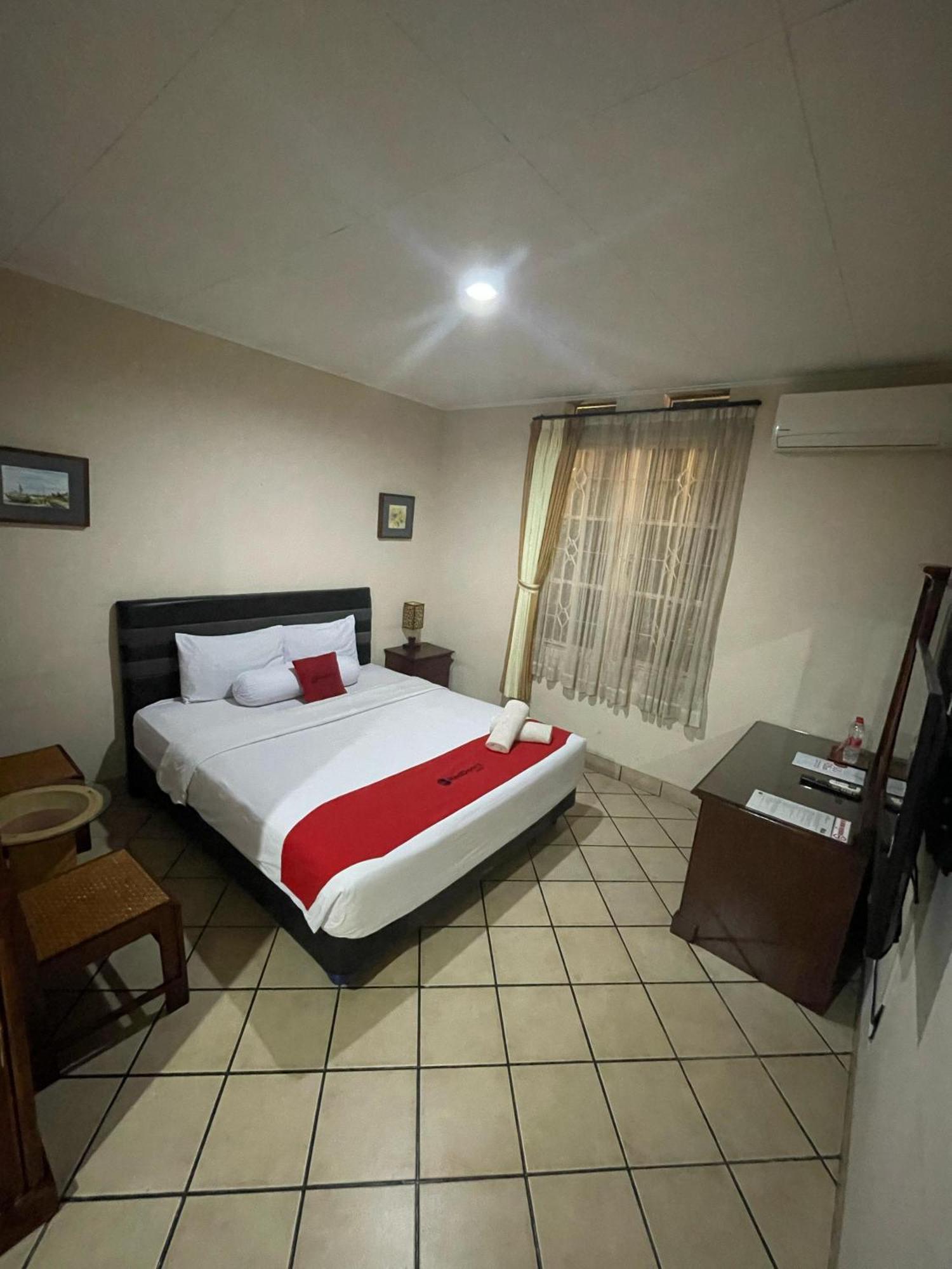 Reddoorz Plus Near Parahyangan University Bandung Exteriér fotografie