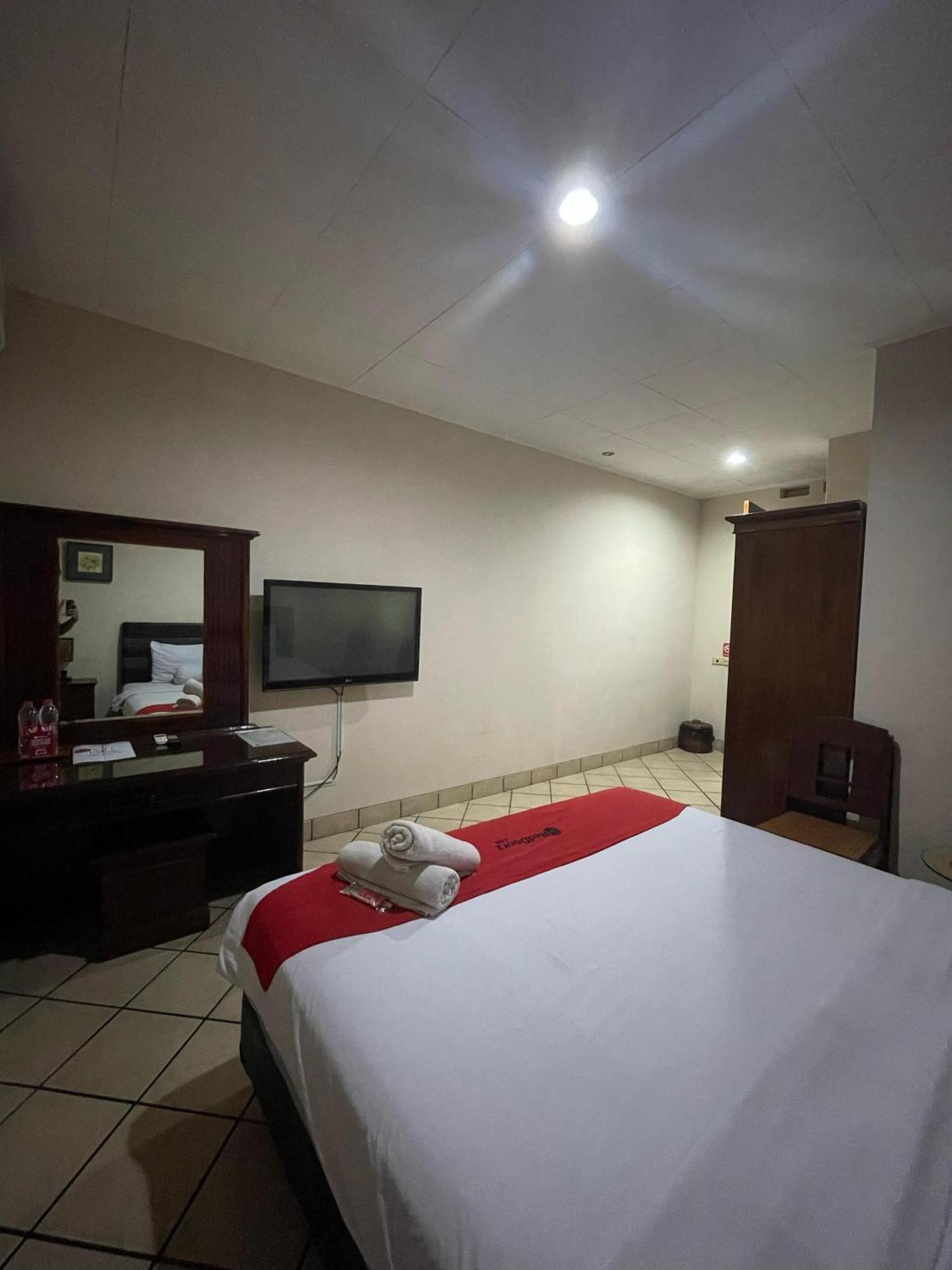 Reddoorz Plus Near Parahyangan University Bandung Exteriér fotografie