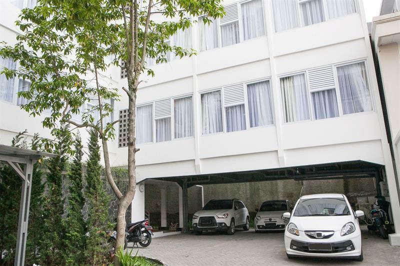 Reddoorz Plus Near Parahyangan University Bandung Exteriér fotografie